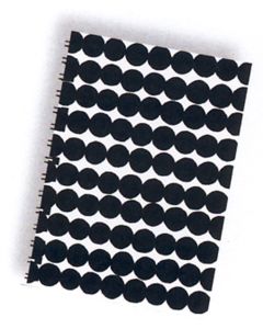 Muistikirja A5 kierre Marimekko Räsymatto mustavalkoinen