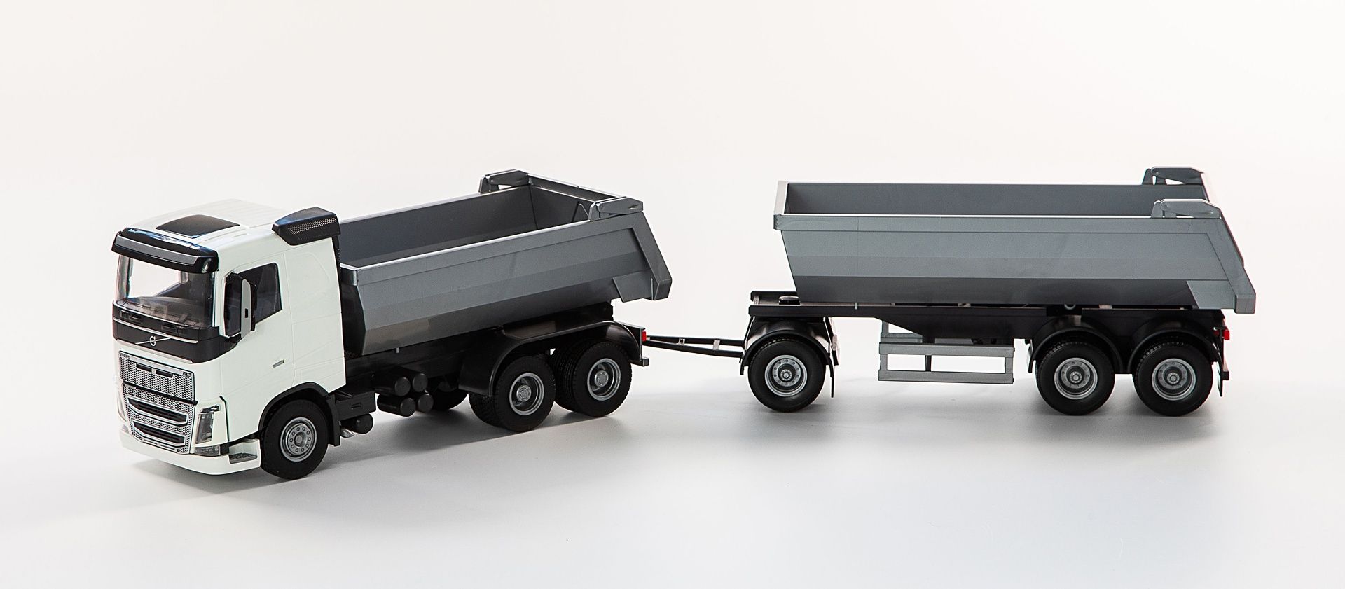 EMEK Volvo FH16 hiekkarekka, 62 cm, värilajitelma