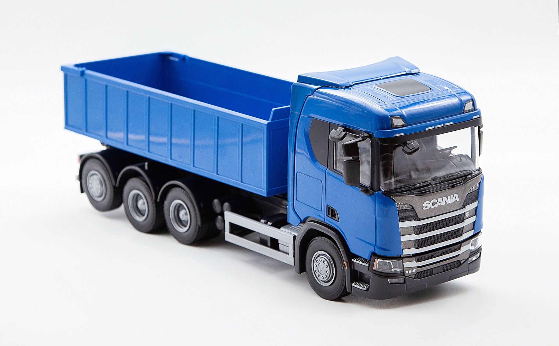EMEK Scania CR vaihtolava-auto, matala lava, 37 cm
