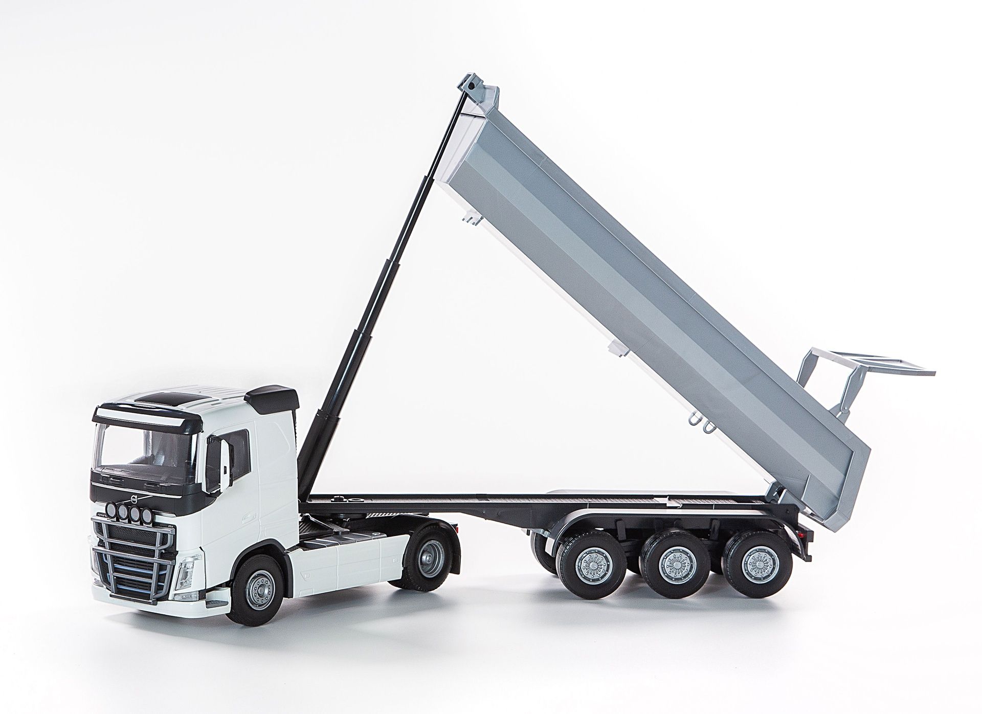 EMEK Volvo FH hiekkapuoliperärekka, 50 cm