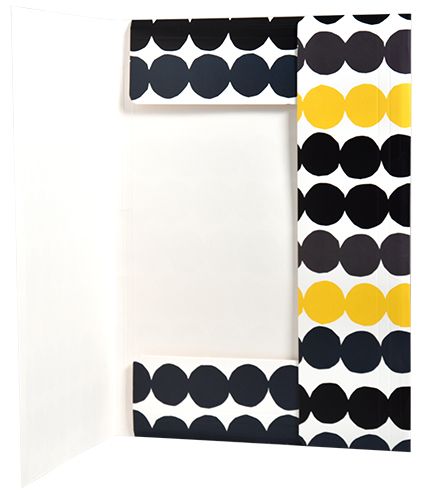 Kulmalukkokansio Marimekko Räsymatto mustakeltainen